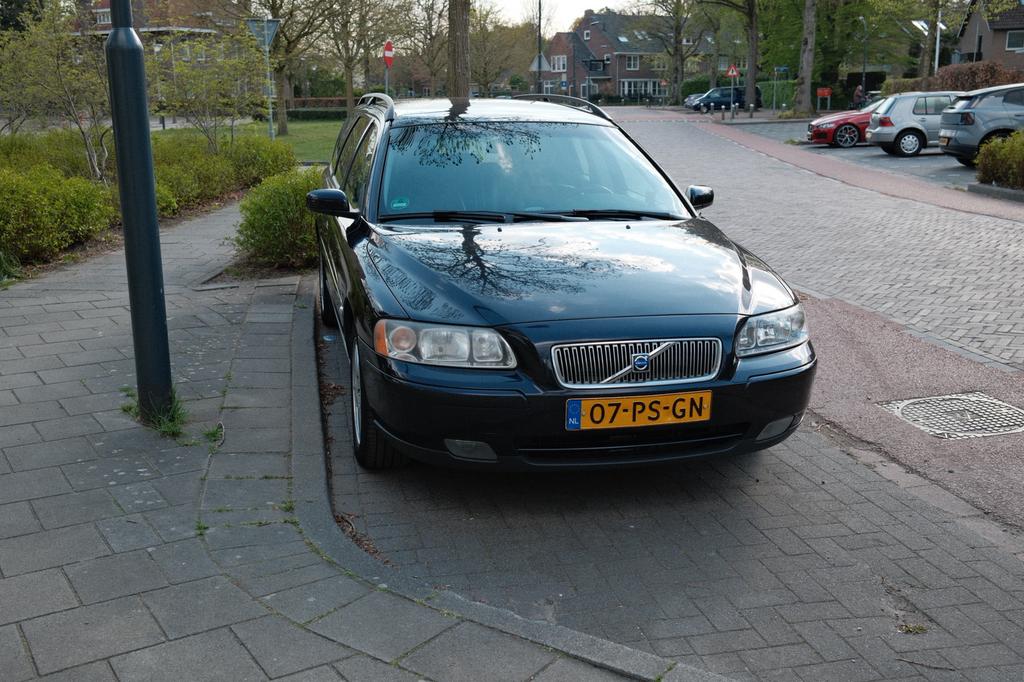 Volvo V70 2.4 140PK Bi-fuel 2004 Blauw, Auto's, Volvo, Voorwielaandrijving, 1518 kg, 1800 kg, Blauw