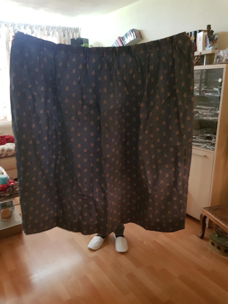 kant en klare gordijn met een patroon en haakjes, Ophalen of Verzenden, Zo goed als nieuw, 100 tot 150 cm