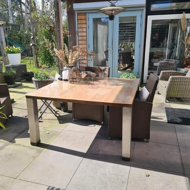 I.g.st. Eettafel Joop van Arnhem (art of living), Tuin en Terras, Tuintafels, Gebruikt, Vierkant, Hout, Ophalen