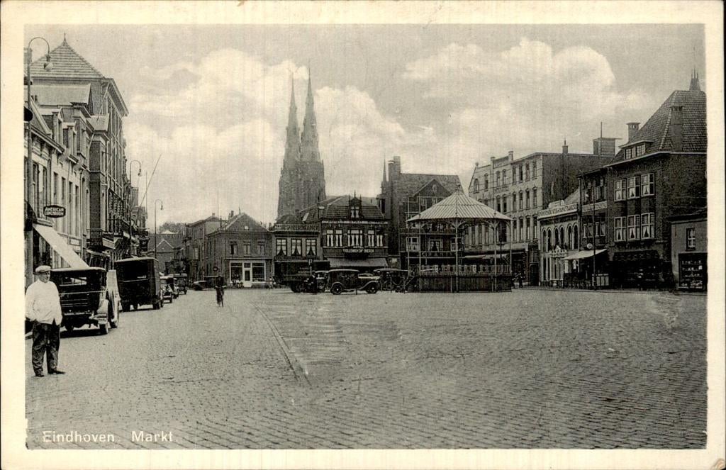 Eindhoven - Markt - Kiosk, Ophalen of Verzenden, 1920 tot 1940, Gelopen, Noord-Brabant