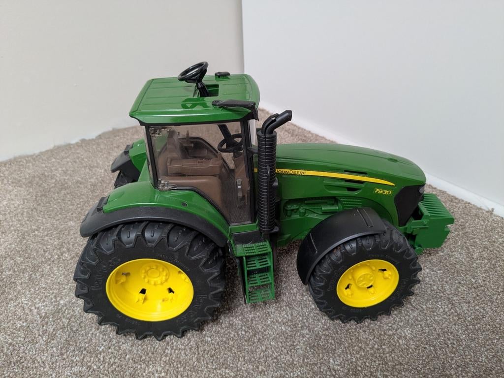 Bruder John Deere tractor 7930 met voorlader, Ophalen