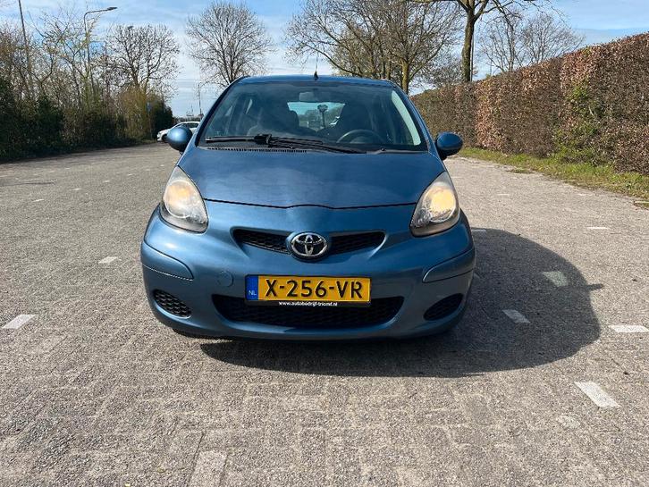Toyota Aygo 1.0 12V 5 deurs 2009 Blauw / airco, Auto's, Toyota, Particulier, Aygo, Airbags, Airconditioning, Centrale vergrendeling