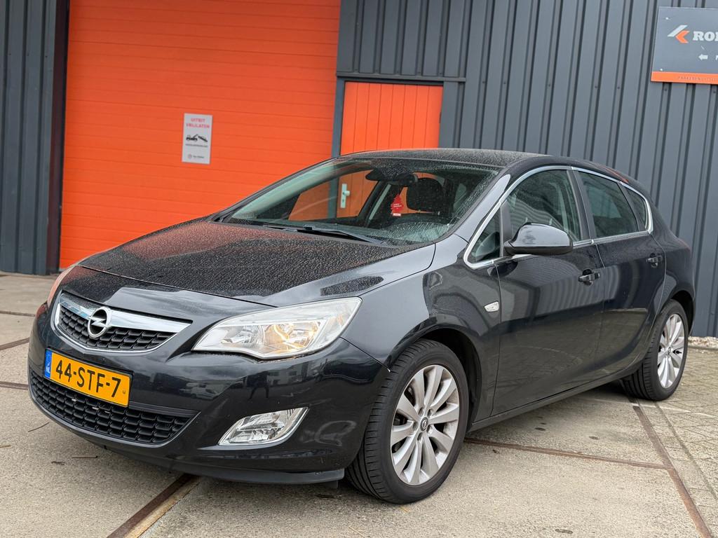Opel Astra 1.4 Turbo Cosmo | Nap | Navi | Netjes, Voorwielaandrijving, Euro 5, Gebruikt, 680 kg