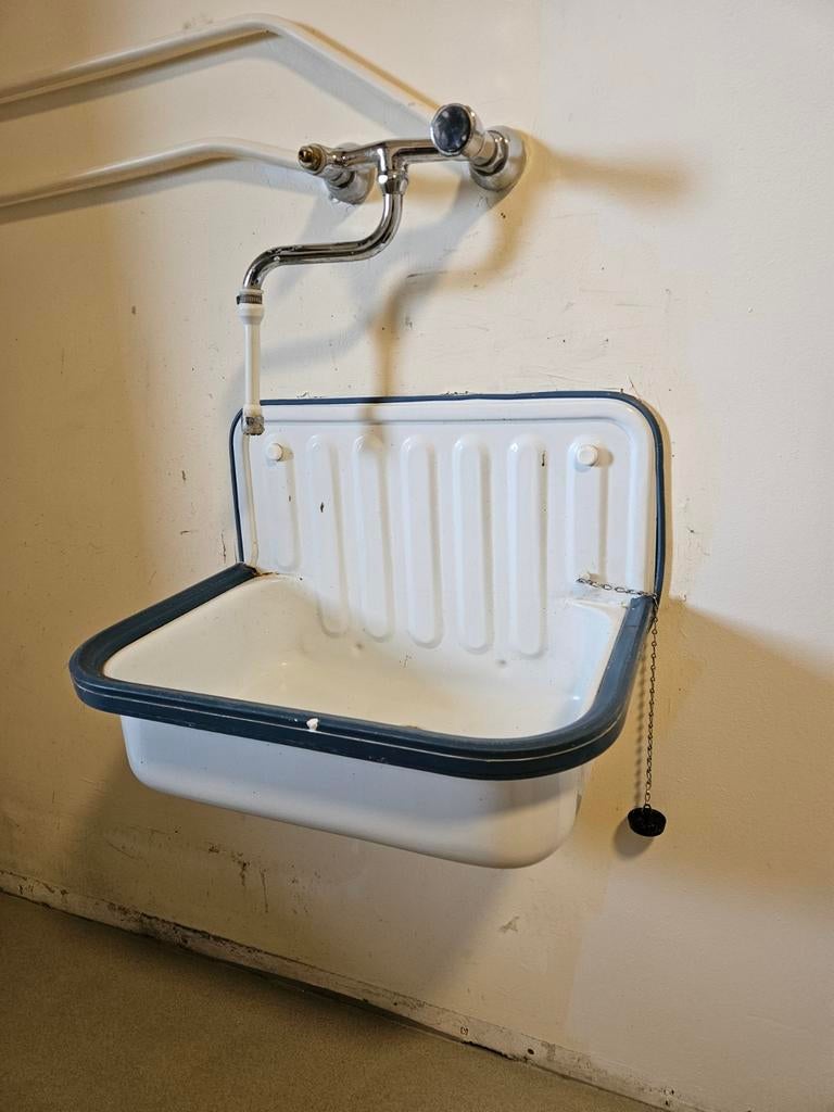 Geëmailleerde wasbak uitstortgootsteen, Ophalen of Verzenden, Gebruikt, Wastafel