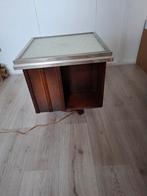Retro,/vintage houten bijzettafel, Minder dan 55 cm, Gebruikt, Vierkant, Hout