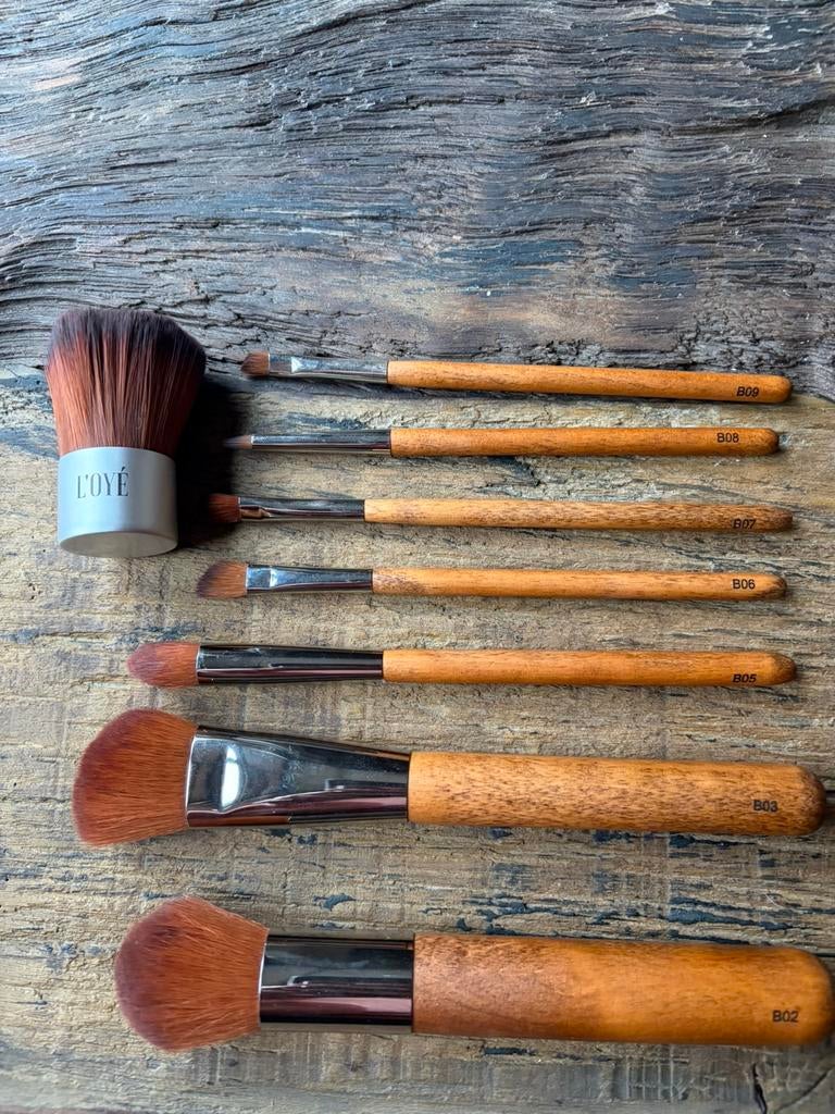 Loye kwasten, Sieraden, Tassen en Uiterlijk, Uiterlijk | Cosmetica en Make-up, Ophalen of Verzenden, Zo goed als nieuw, Zwart