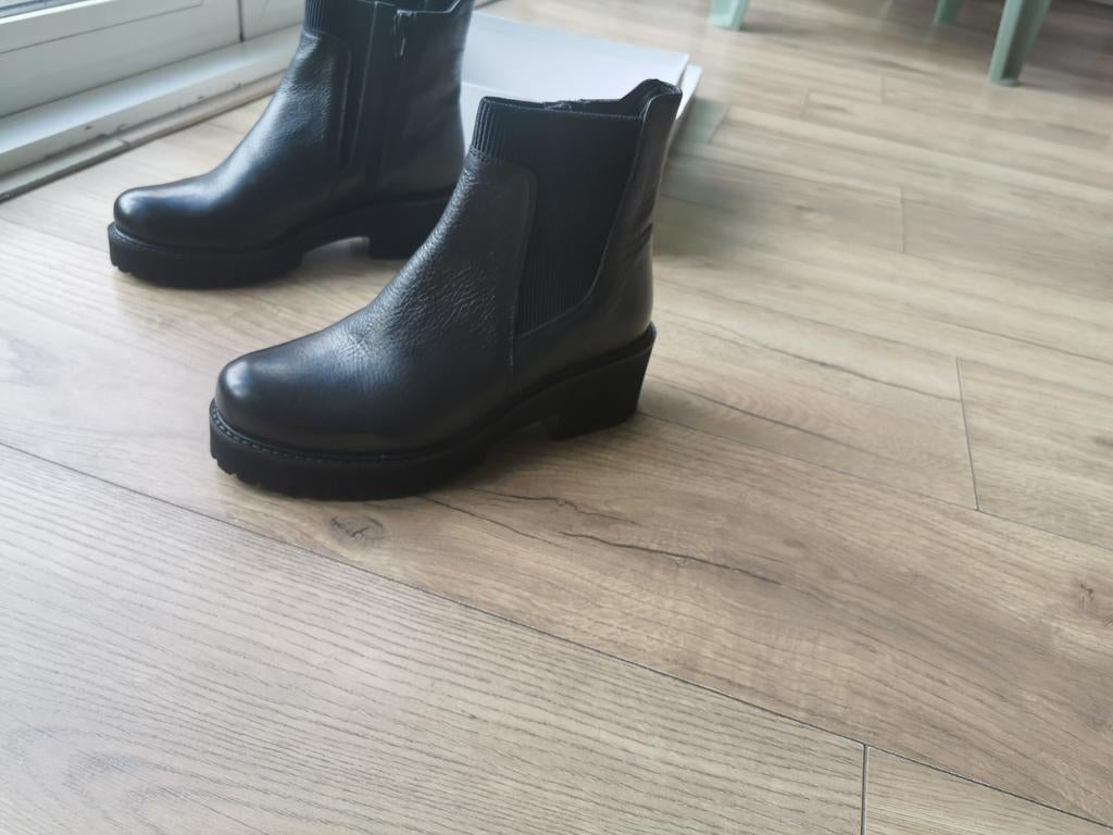 Zwarte leren enkellaarzen met plateauzool, Kleding | Dames, Schoenen, Zwart, Lage of Enkellaarzen, Ophalen of Verzenden, Onbekend