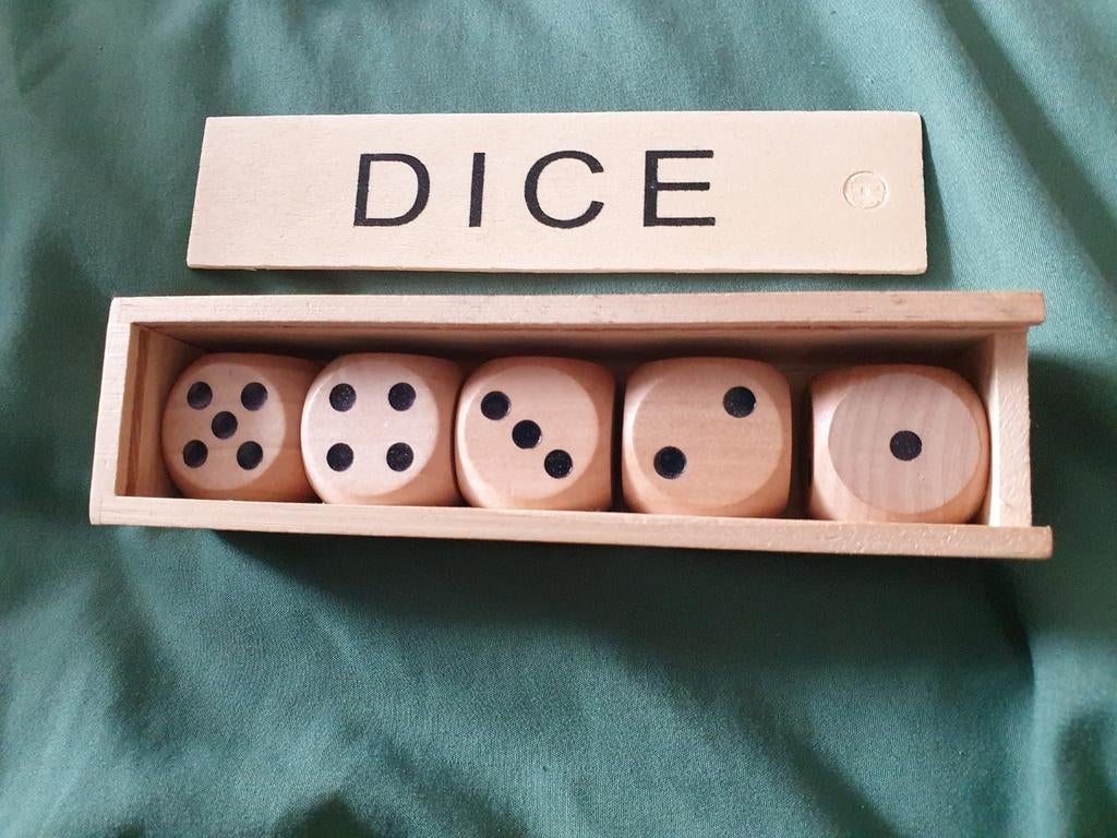 Grote dobbelstenen, Ophalen of Verzenden, Zo goed als nieuw