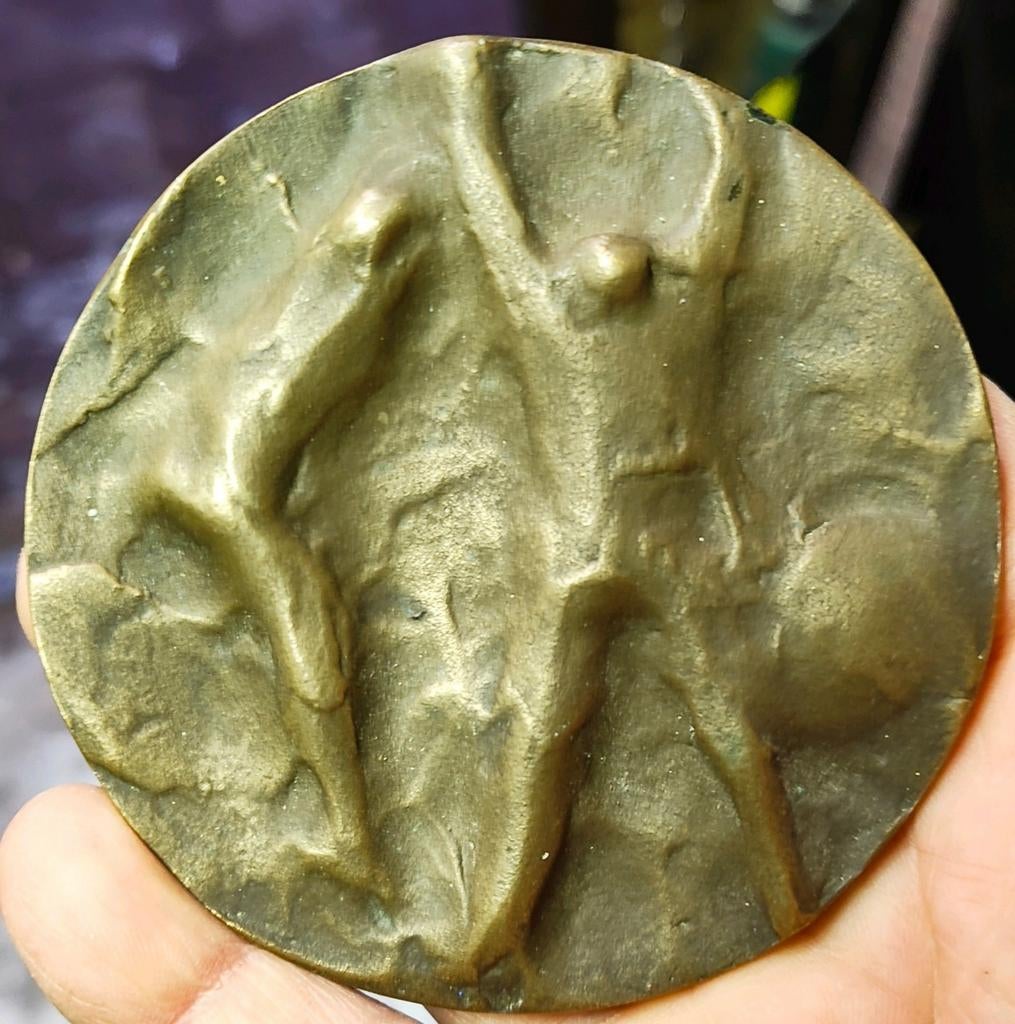 Ovale bronzen plaquette met figuren en tekst, Ophalen of Verzenden