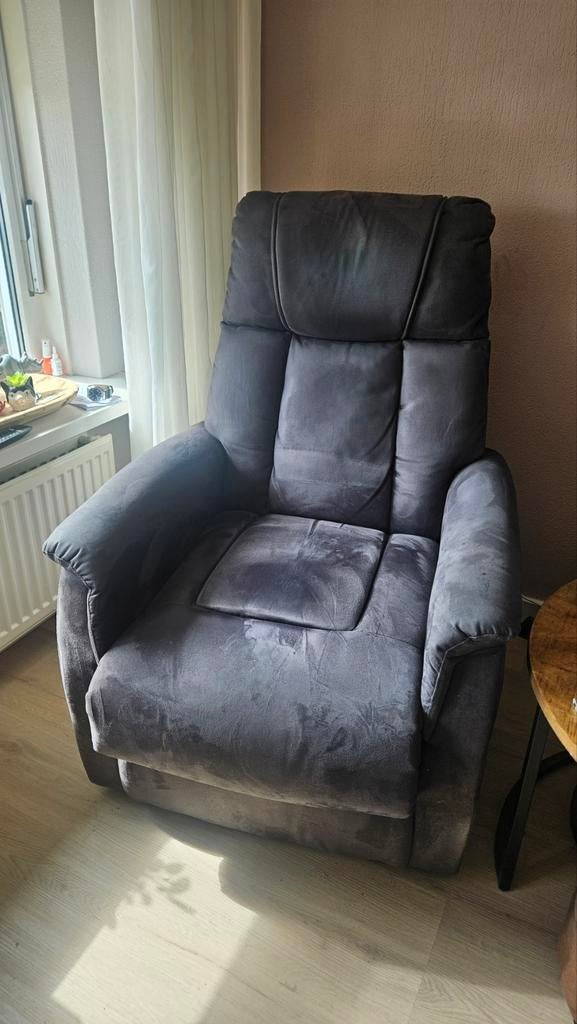 2x Comfortabele sta-op stoelen - Grijs, Gebruikt, Twee, Ophalen of Verzenden, Comfort, Modern