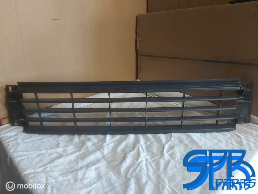 VW POLO 6C 14> GRILLE Bumperrooster MIDDEN ROOSTER 6C0853677, Gebruikt, Volkswagen, Ophalen of Verzenden, Volkswagen