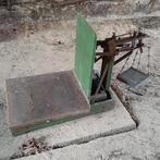 Grote, oude bascule zonder gewichten, Ophalen