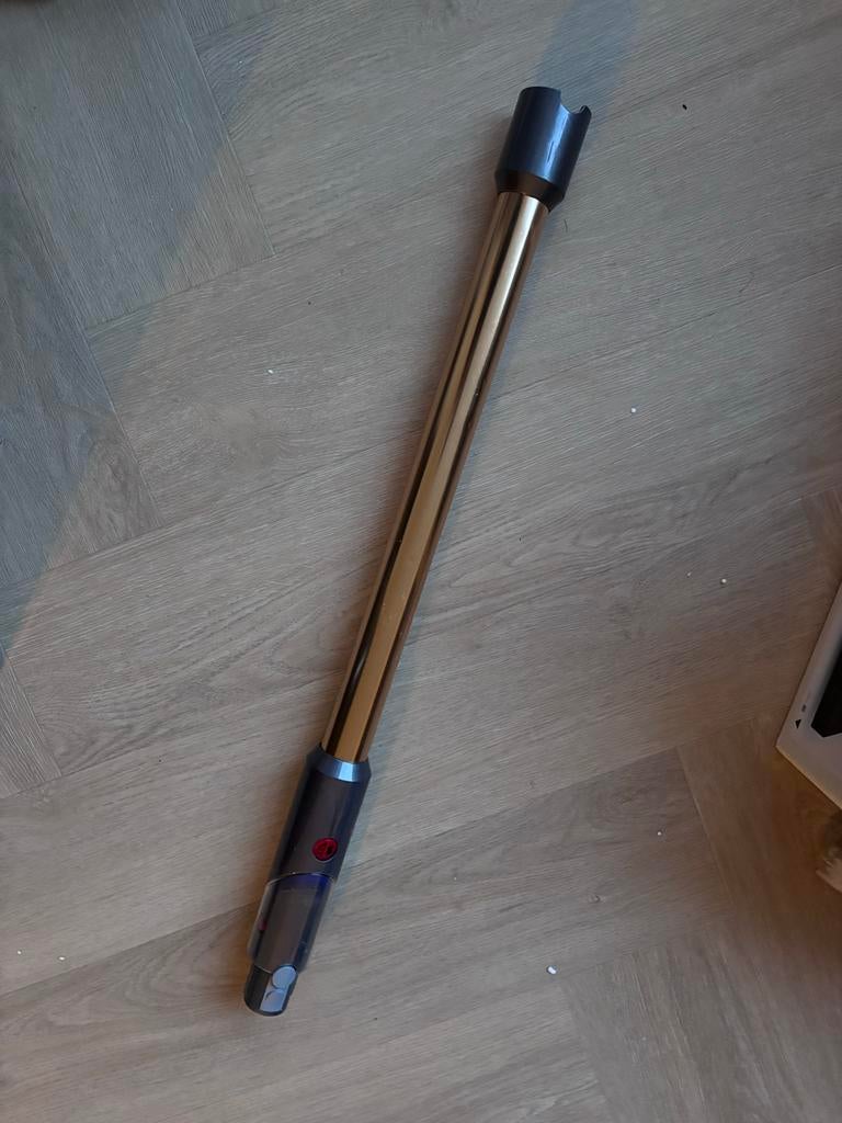 Dyson V15 Detect Absolute Stang (uitschuifdeel zit vast), Ophalen, Zo goed als nieuw