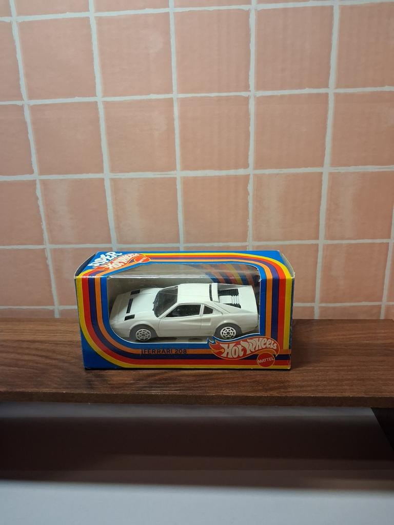 hotwheels 1/43
Ferrari 208, Ophalen of Verzenden, Zo goed als nieuw, Auto, Overige merken