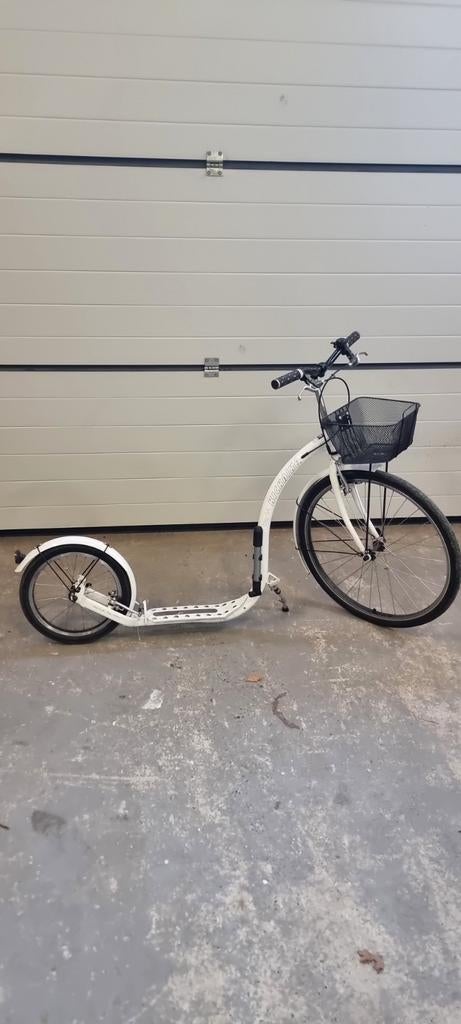 Witte City G4 Kickbike step met mandje en pompje, Fietsen en Brommers, Steps, Ophalen of Verzenden, Gebruikt, Kickbike, Kickbike