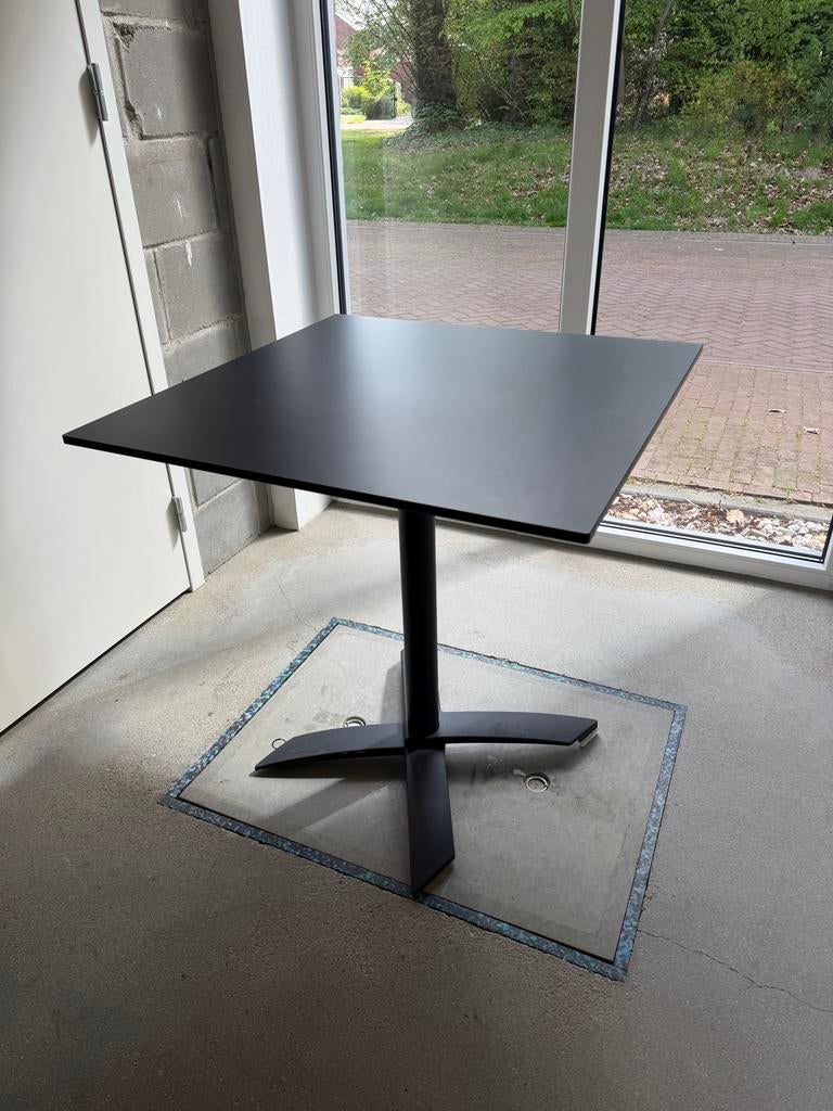 Stijlvolle Zwarte Vierkante Bistrotafel, Ophalen, Gebruikt