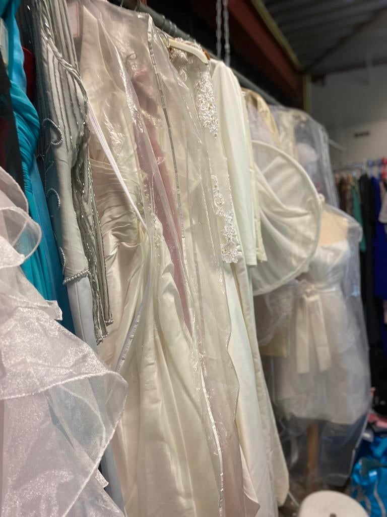 Div trouwjurken en nog veel meer, Ophalen, Zo goed als nieuw, Overige kleuren, Trouwjurk