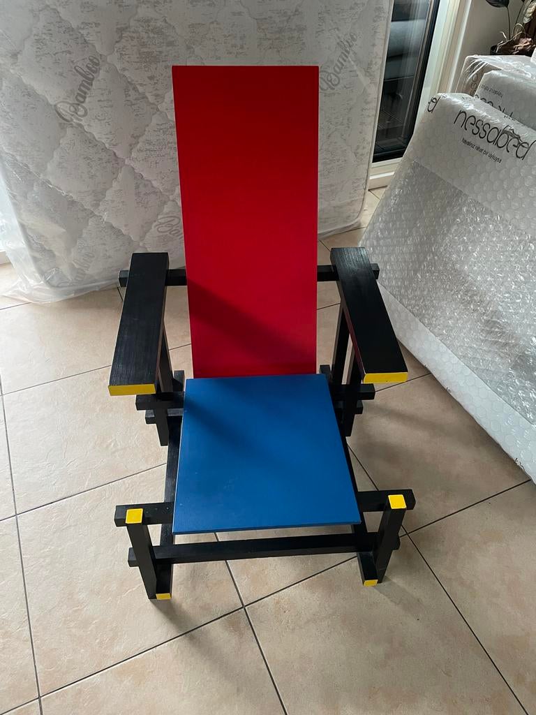 Replace Rietveld Rood-blauwe stoel - De Stijl design, Huis en Inrichting, Ophalen, Overige kleuren, Zo goed als nieuw, Eén