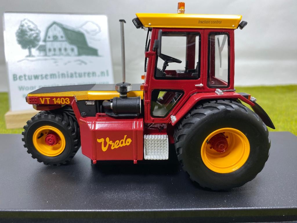 Vredo VT 1403 tractor 1:32, Hobby en Vrije tijd, Modelauto's | 1:32, Ophalen of Verzenden, Nieuw, Tractor of Landbouw, Overige merken