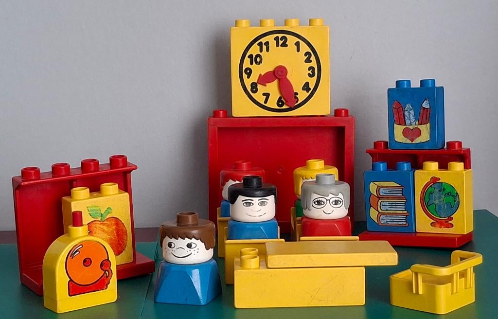 Vintage Duplo School met Schoolbus, Kinderen en Baby's, Ophalen of Verzenden, Zo goed als nieuw, Complete set, Duplo