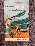 Biggles en de valsemunters - W.E. Johns (Biggles Pockets), Ophalen of Verzenden, Gelezen