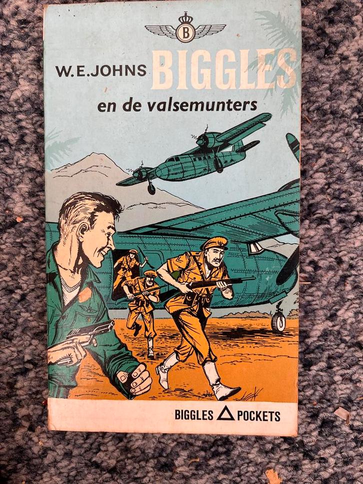 Biggles en de valsemunters - W.E. Johns (Biggles Pockets), Boeken, Avontuur en Actie, Gelezen, Ophalen of Verzenden