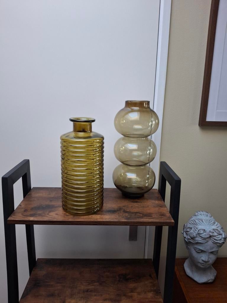 2 Design Vazen Olijfgroen, Huis en Inrichting, Woonaccessoires | Vazen, Ophalen of Verzenden, Zo goed als nieuw, Groen, Glas