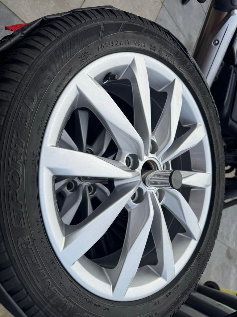 Volkswagen Golf 7 velgen set Dijon met winterbanden, Gebruikt, Banden en Velgen, 17 inch, Personenwagen