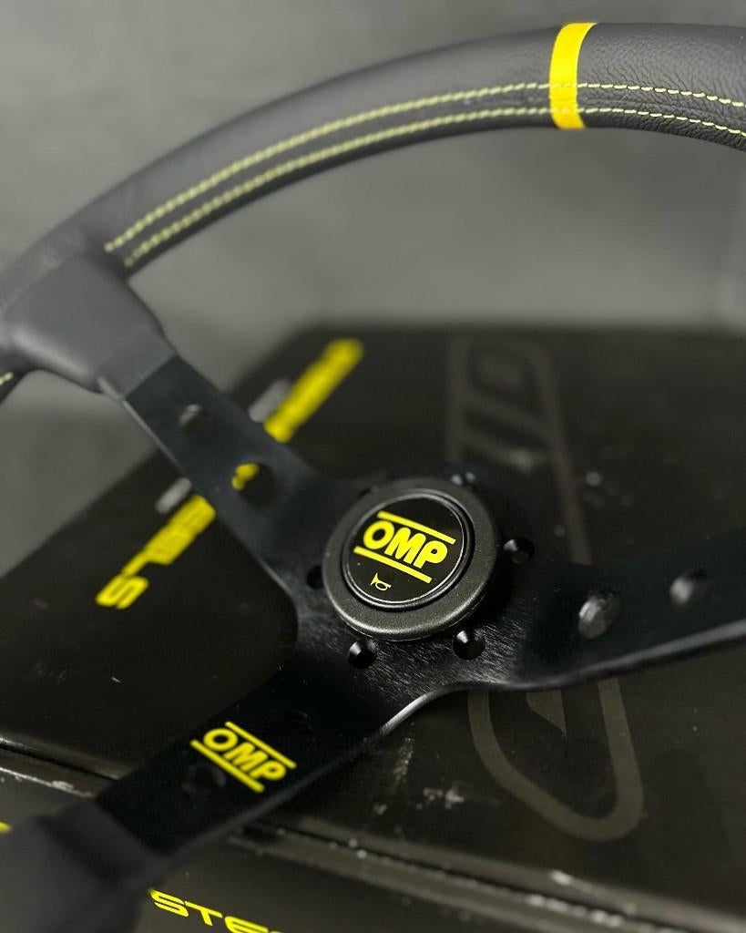 OMP Corsica Liscio 350mm Sportstuur stuur Racestuur leder, Auto diversen, Tuning en Styling, Ophalen of Verzenden