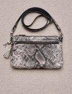 LouLou leren crossbody tas – slangenprint (grijs/taupe), Sieraden, Tassen en Uiterlijk, Tassen | Damestassen, Ophalen of Verzenden