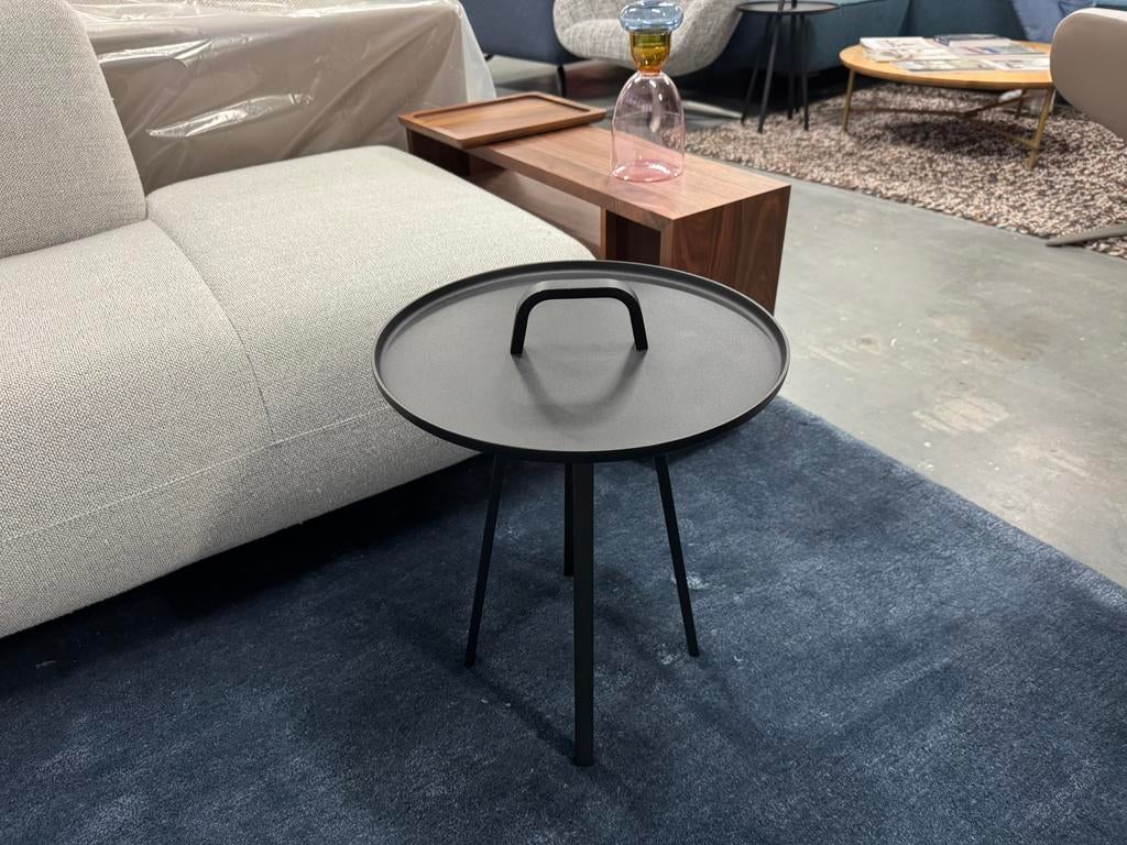 Showroommodel Montis Tor bijzettafel | P10 Jet Black, Minder dan 55 cm, Metaal of Aluminium, Rond, Nieuw