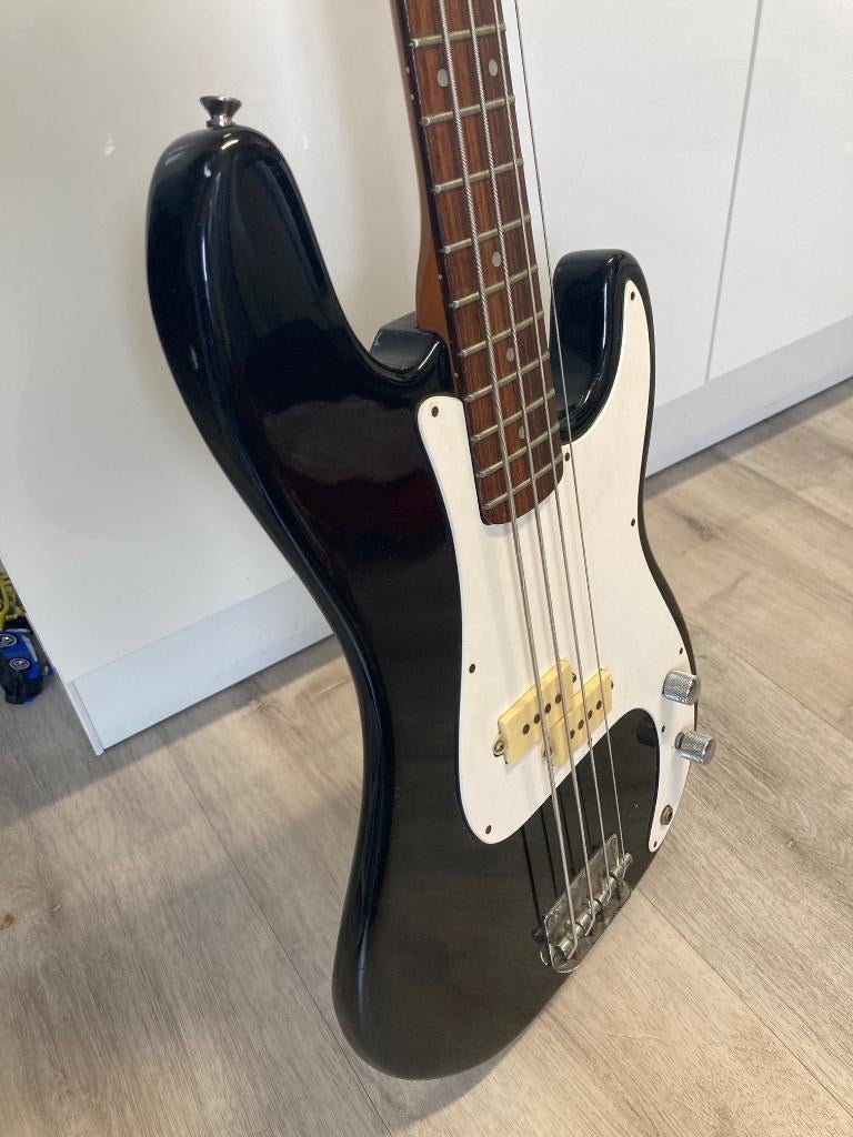 Hondo H-83 basgitaar, Muziek en Instrumenten, Snaarinstrumenten | Gitaren | Bas, Zo goed als nieuw, Elektrisch, Ophalen