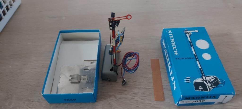 Märklin eenarmig hoofdsein in ovp artnr 7039, Hobby en Vrije tijd, Modeltreinen | H0, Wisselstroom, Wagon, Ophalen of Verzenden