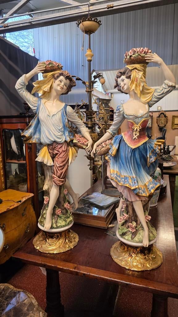 2 Zeer Grote Capodimonte Porseleinen Beelden 125 cm Hoog, Ophalen