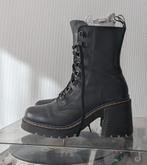 Dr. Martens Chesney maat 43, Kleding | Dames, Schoenen, Ophalen of Verzenden, Zo goed als nieuw, Zwart