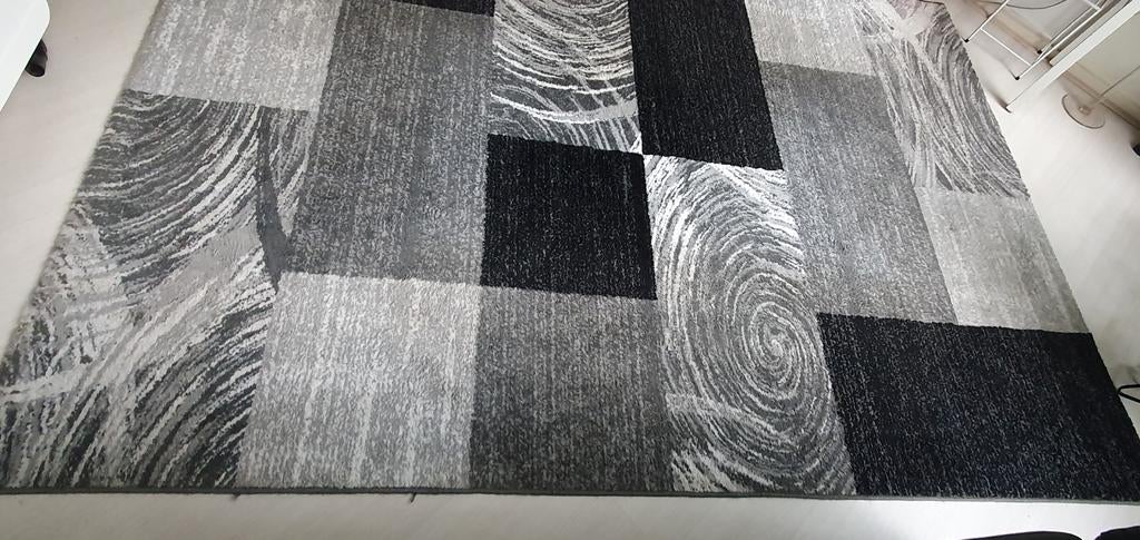 Twee vloerkleden zwart wit grijs 160 * 230, Huis en Inrichting, Ophalen of Verzenden, Zo goed als nieuw, Grijs, 150 tot 200 cm