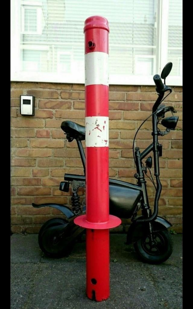 Uitneembare fietspaal afzetpaal Erdi rood wit, Ophalen