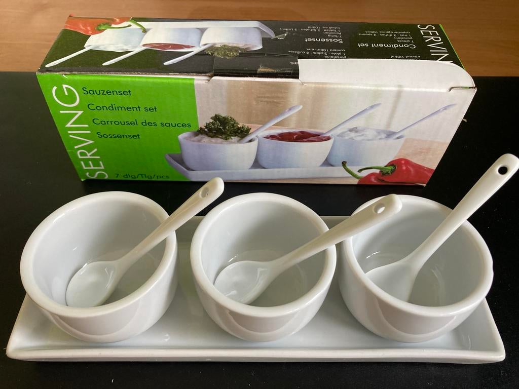 Dip schaaltje wit porselein Nieuw, Ophalen of Verzenden, Overige stijlen, Porselein, Schaal of Schalen