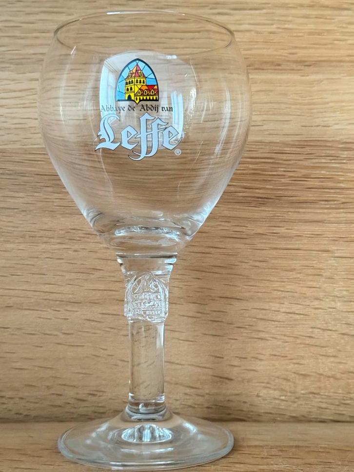 Leffe Bierglas 25cl (logo 3 dakkapelletjes), Verzamelen, Biermerken, Zo goed als nieuw, Glas of Glazen, Leffe, Ophalen of Verzenden