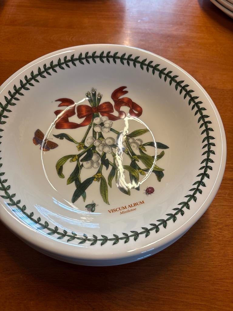 4 Portmeirion Botanic Garden Mistletoe pasta borden, Huis en Inrichting, Keuken | Servies, Keramiek, Ophalen of Verzenden, Overige stijlen