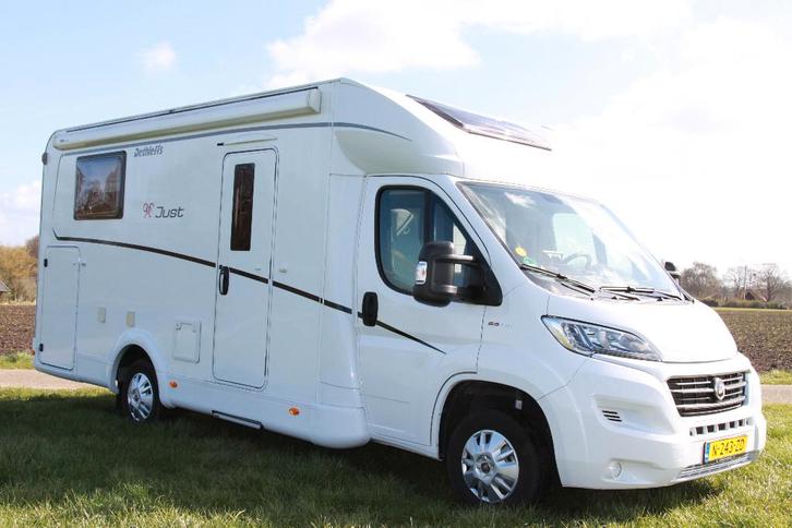 Dethleffs Just 90 Lengtebedden enkele bedden garage, Caravans en Kamperen, Campers, Bedrijf, tot en met 3, Half-integraal, Dethleffs