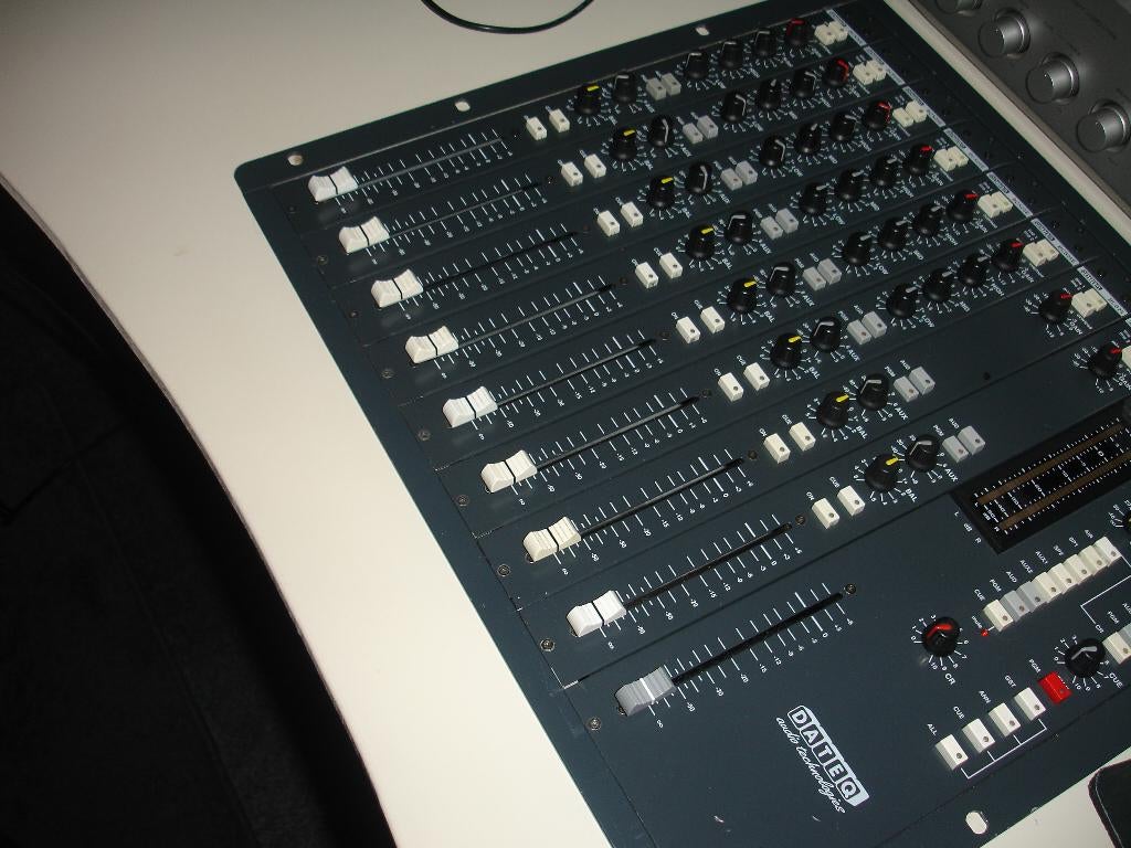 Dateq bcs 25 (orban,symetrix,omnia), Muziek en Instrumenten, Ophalen of Verzenden, Gebruikt, 5 tot 10 kanalen, Microfooningang