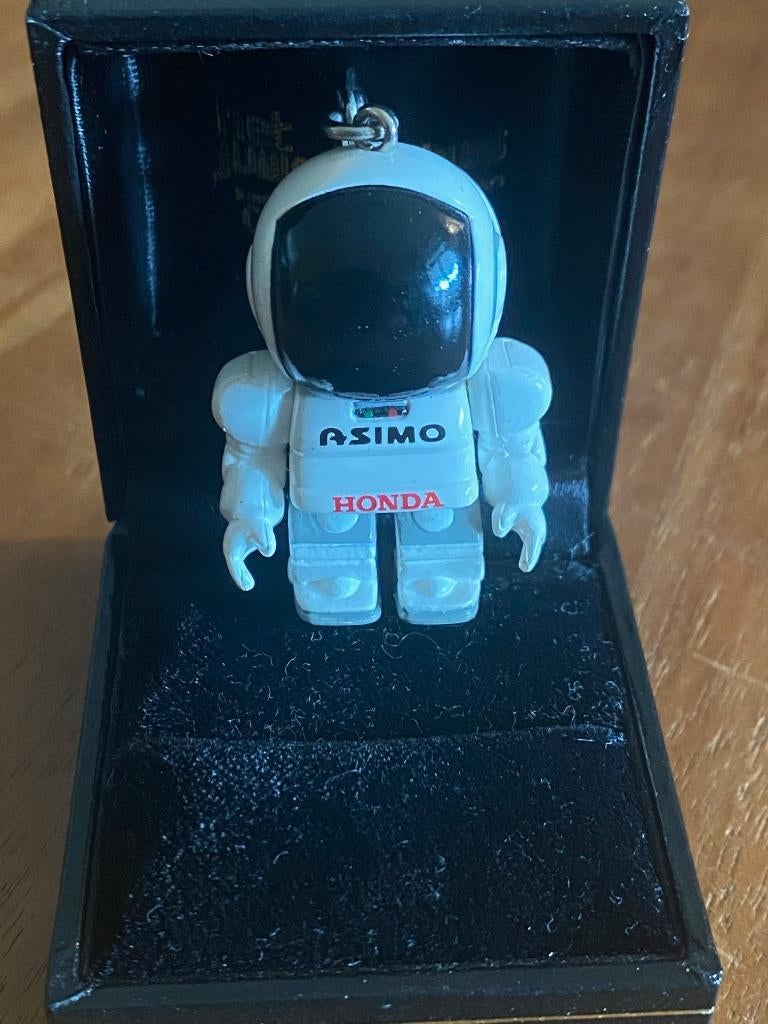 Asimo honda humanoid robot created by honda in 2000, Ophalen, Zo goed als nieuw, Formule 1