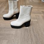 Wit laarsje Iconic met plateau zool maat 37, Kleding | Dames, Schoenen, Ophalen of Verzenden, Zo goed als nieuw, Zwart, Hoge laarzen