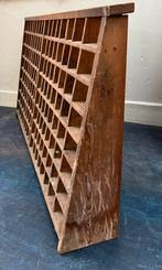 ZELDZAAM - 128 Vakjes Antieke Houten Industriële VAKKENKAST, Huis en Inrichting, Kasten | Ladekasten, Ophalen, Gebruikt, 100 tot 150 cm