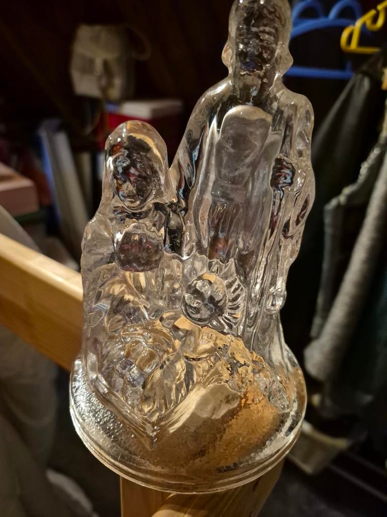 Een glazen waxinebrander van Jozef, Maria & het kindje Jezus, Ophalen of Verzenden, Zo goed als nieuw, Beeld(je), Christendom | Katholiek