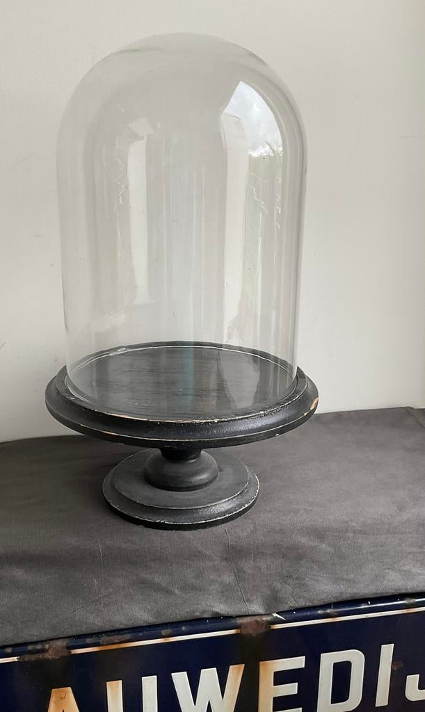 Antieke glazen stolp op houten ‘ondergrond’, Ophalen