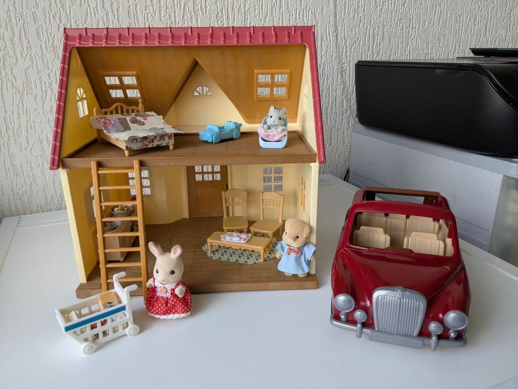Sylvanian families starters huisje,auto, meubels 3 popjes 🏠, Ophalen of Verzenden, Gebruikt, Poppenhuis