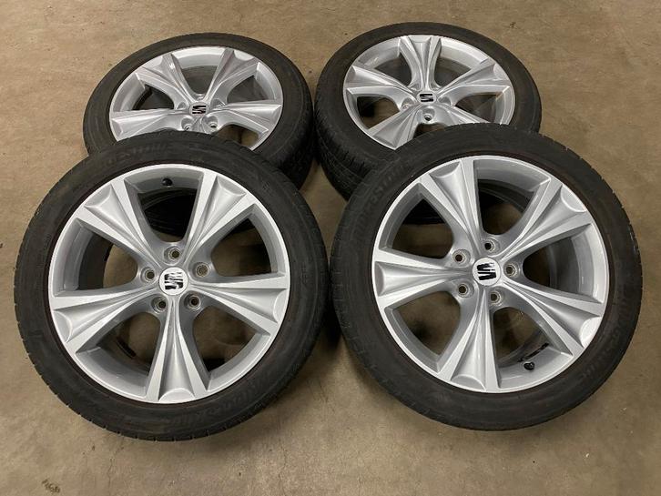Diversen 17 inch originele velgen + zomerbanden Seat Leon, Auto-onderdelen, Banden en Velgen, Banden en Velgen, Zomerbanden, 17 inch