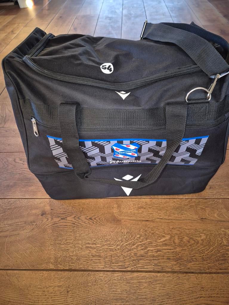 SC Heerenveen voetbaltas met ondervak - Zo goed als nieuw, Zwart, Ophalen of Verzenden, Zo goed als nieuw, Voetbal